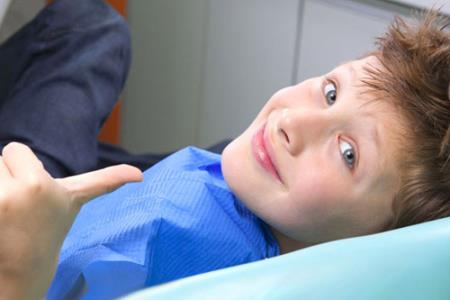مزایای مراجعه به دندانپزشکی کودکان